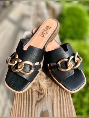 Hey Girl Off the Chain Black Slide Sandals 10